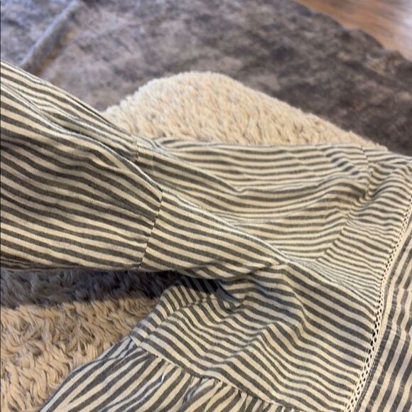 Splendid Gray and White Striped Top - Picture 4 of 9